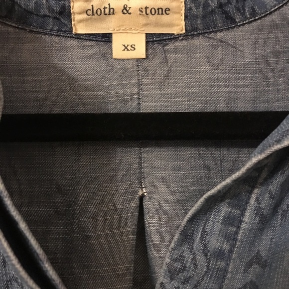 Cloth & Stone | Aztec Split Back Button Down Shirt - Picture 3 of 7